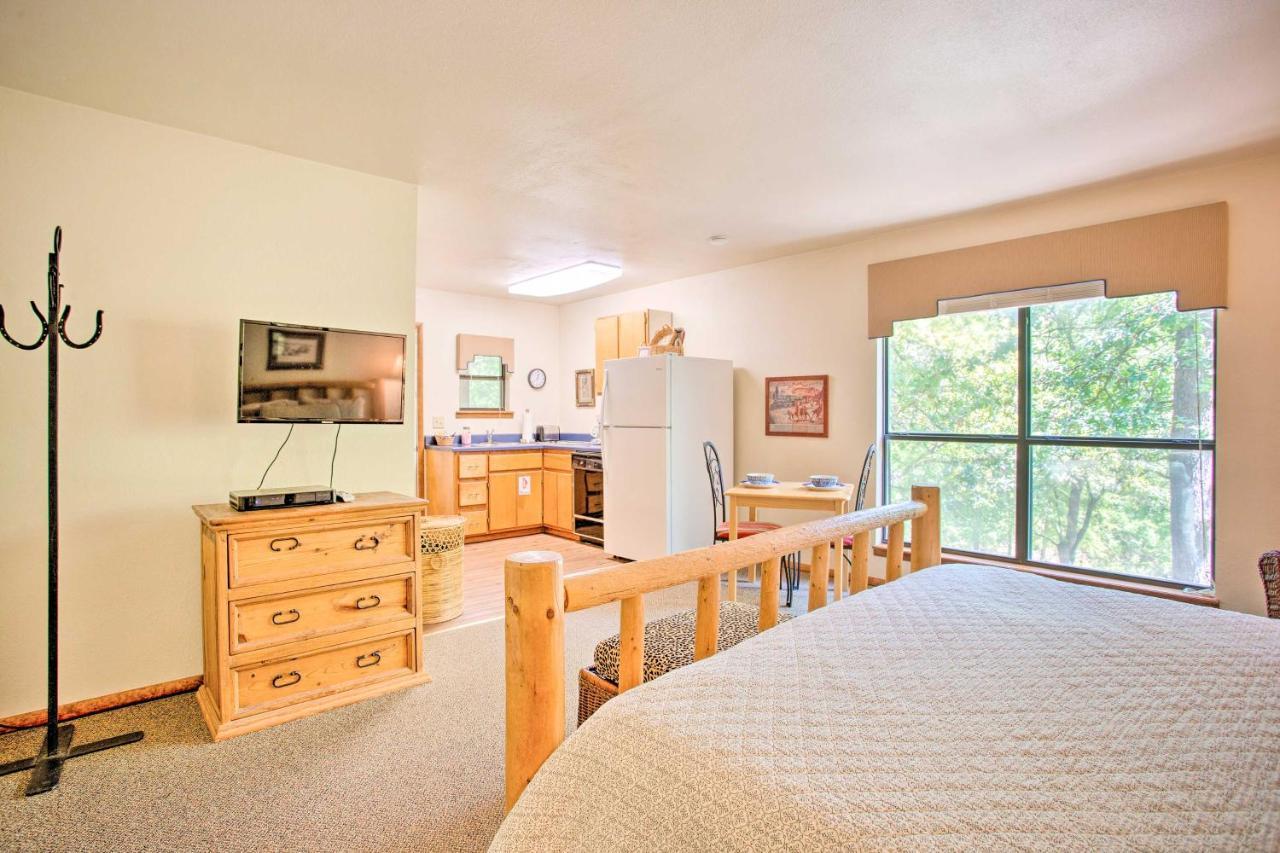 Bright Davis Escape With Screened-In Porch! Exterior photo