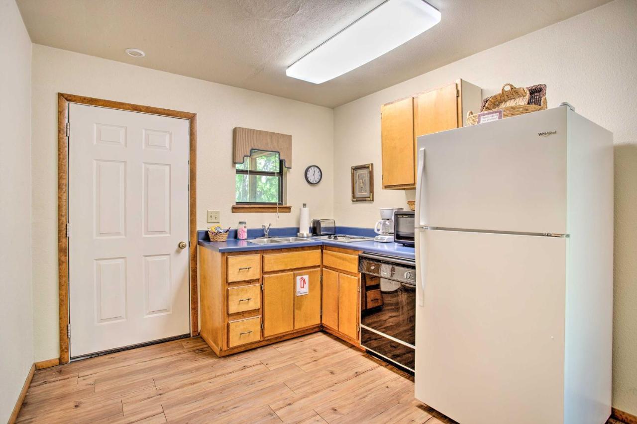 Bright Davis Escape With Screened-In Porch! Exterior photo