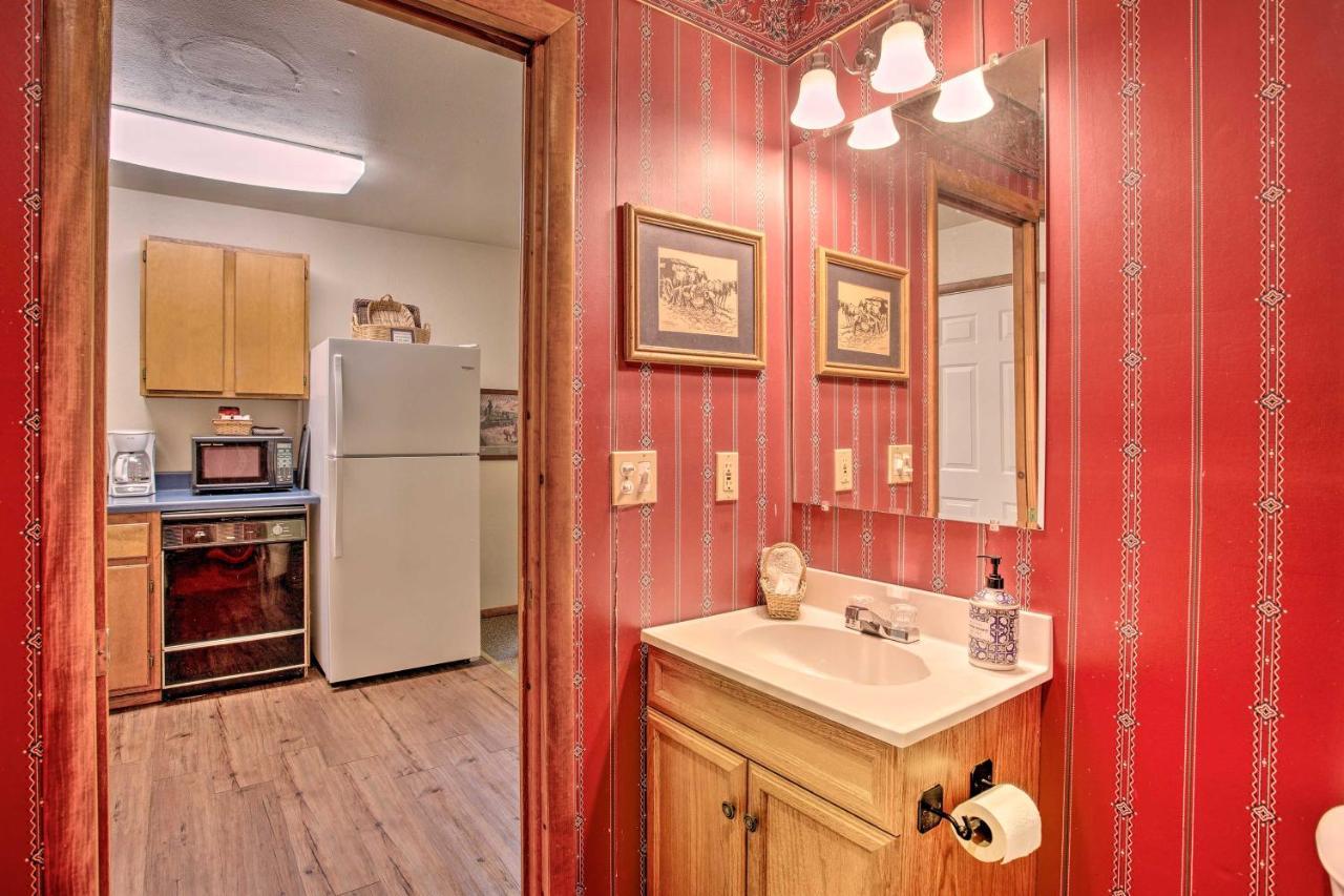 Bright Davis Escape With Screened-In Porch! Exterior photo