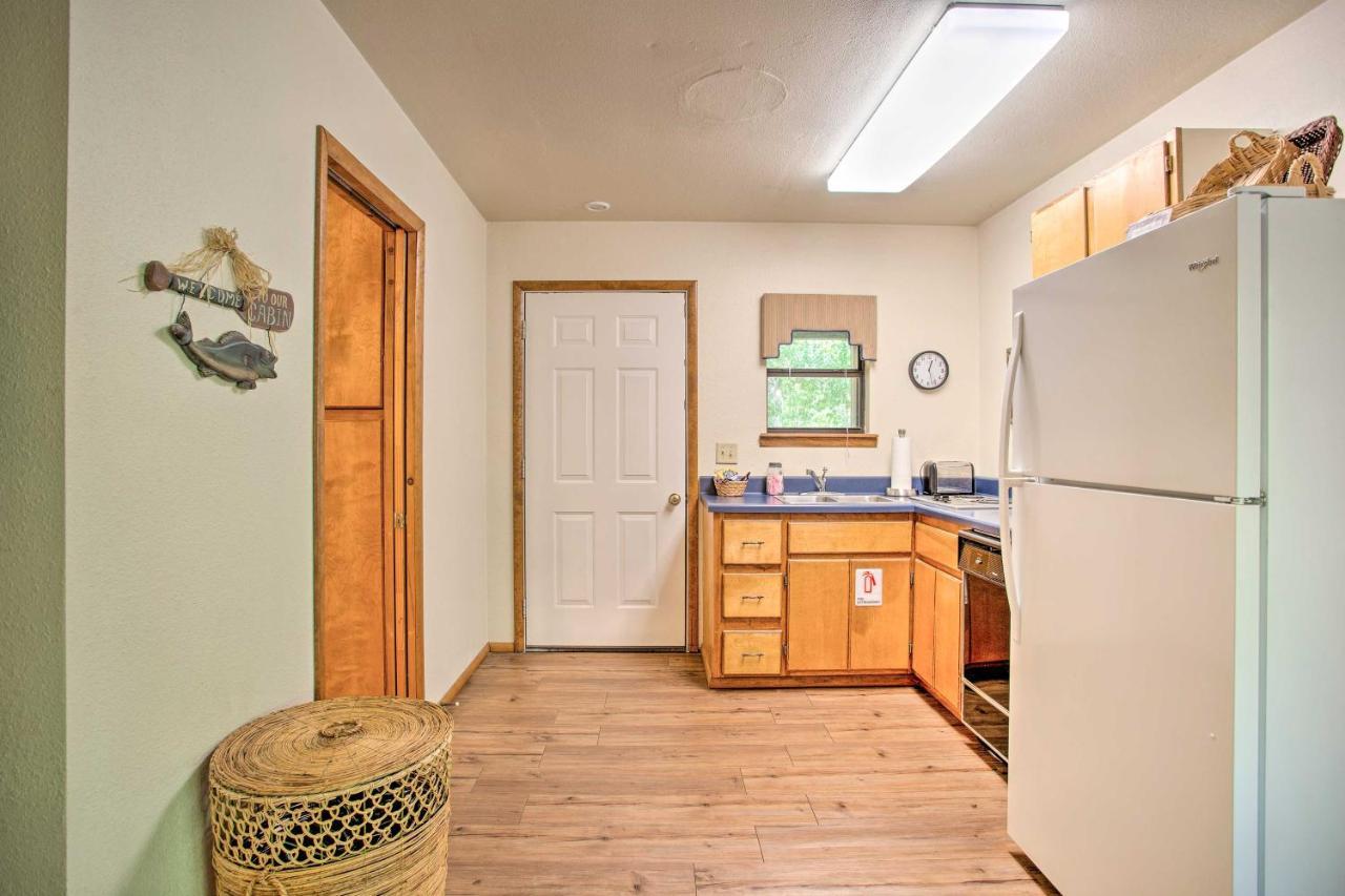 Bright Davis Escape With Screened-In Porch! Exterior photo